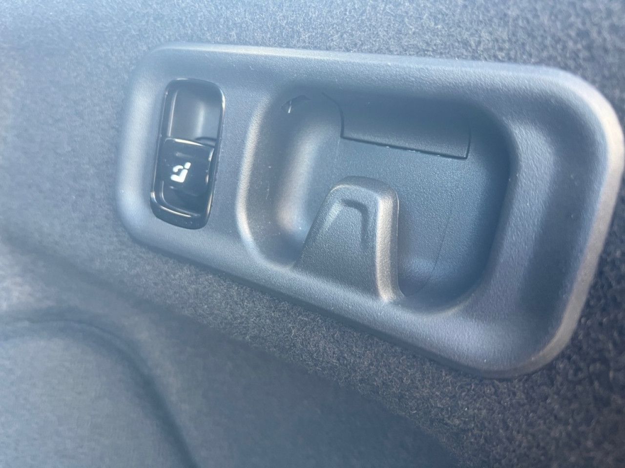 Mercedes-Benz E-Klasse – Bild 28