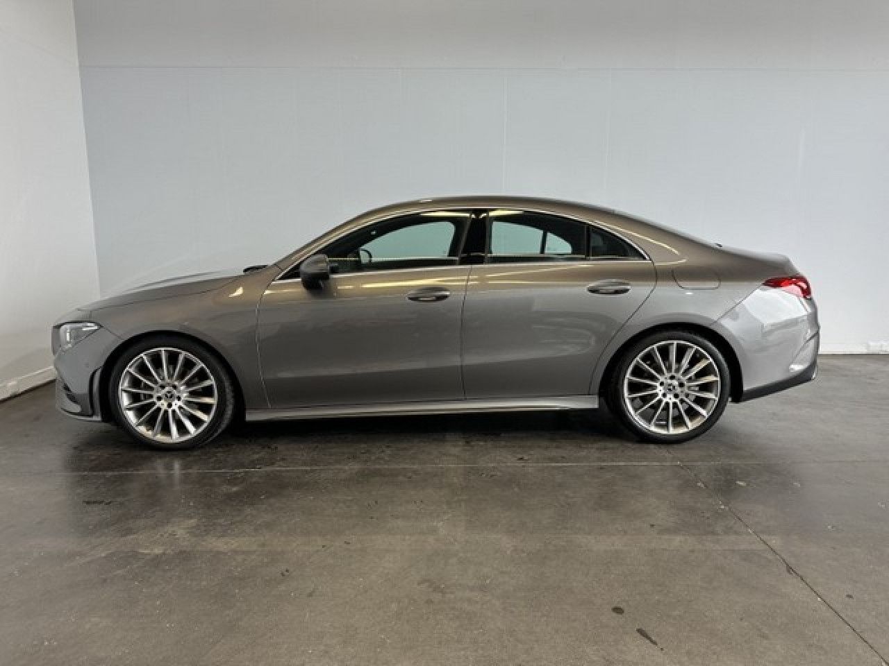 Imagem do ve&iacute;culo 4 / 19