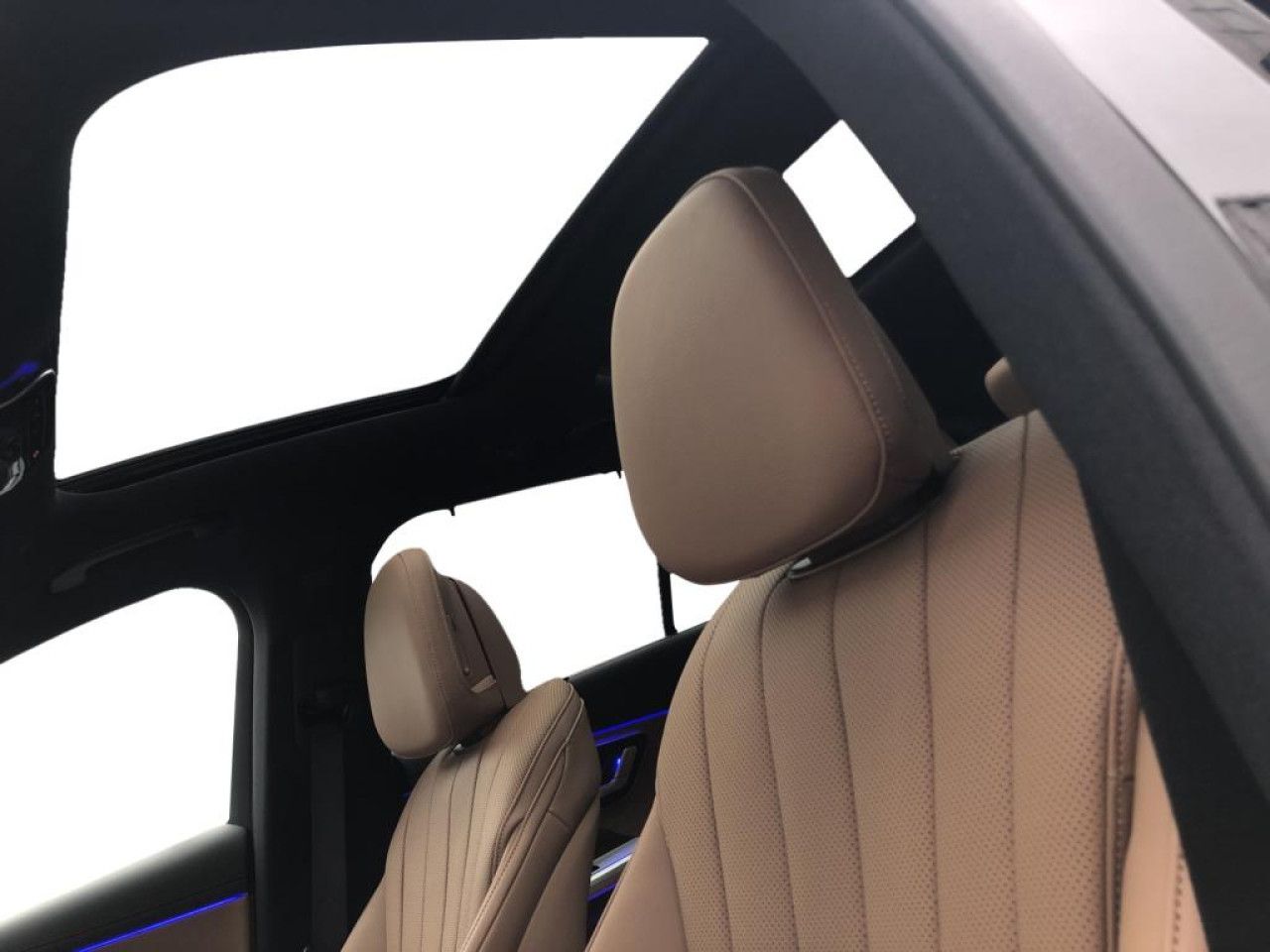 Mercedes-Benz E-Klasse – Bild 13