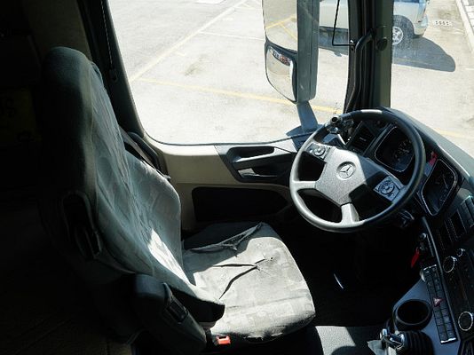 Vehicle image 11 / 15