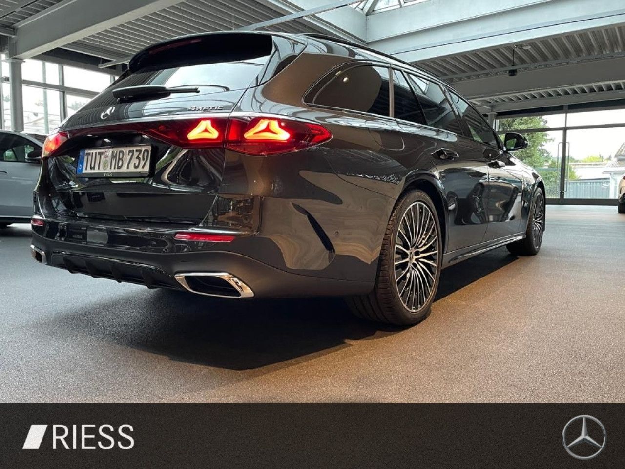 Mercedes-Benz E-Klasse – Bild 6