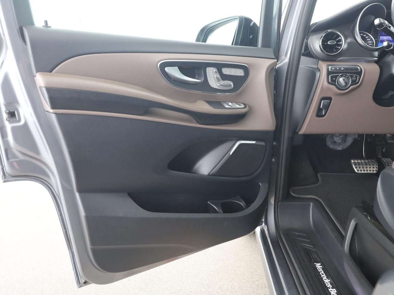 Fahrzeugbild 12 / 23