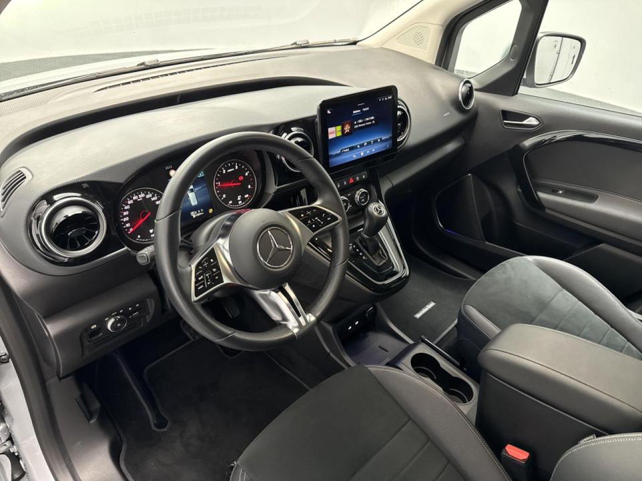 Zdjęcie pojazdu 12 / 20