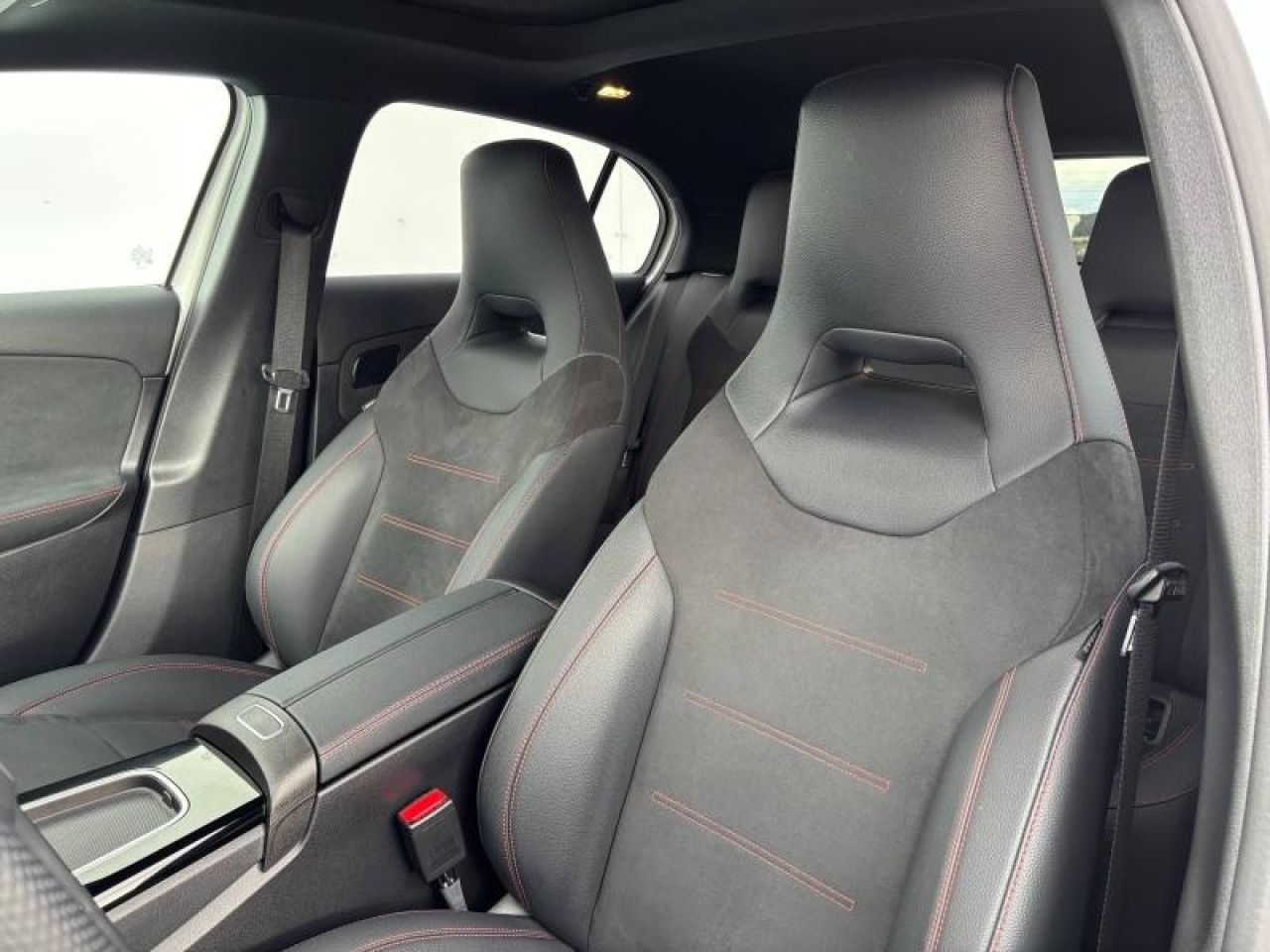 Photo du v&eacute;hicule 10 / 16