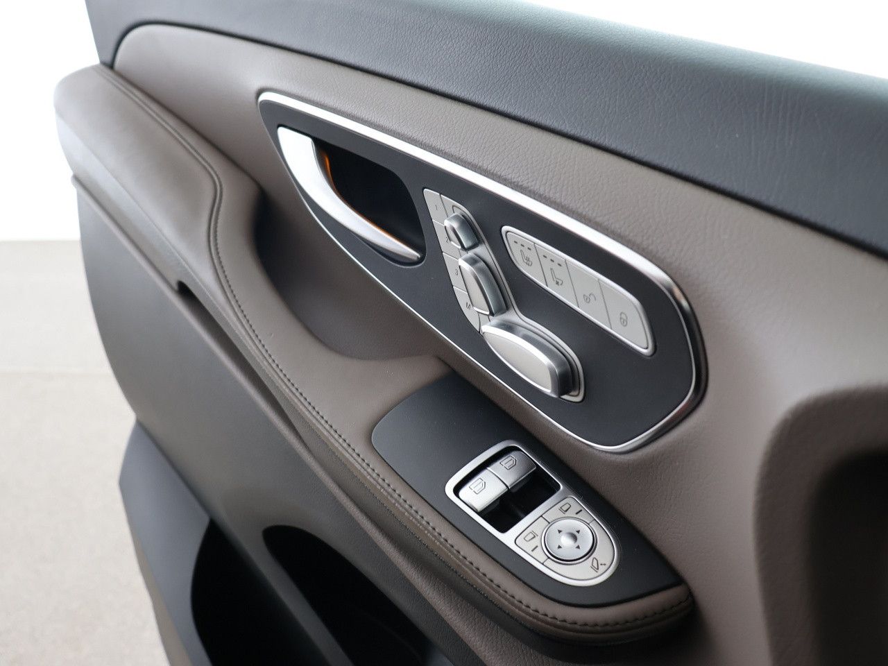 Fahrzeugbild 13 / 23