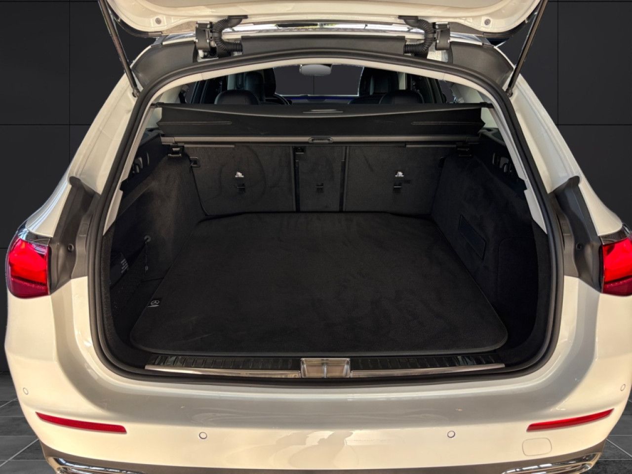 Mercedes-Benz E-Klasse – Bild 15