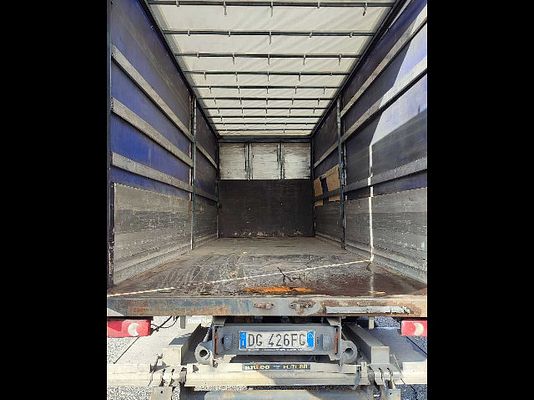 Vehicle image 6 / 11