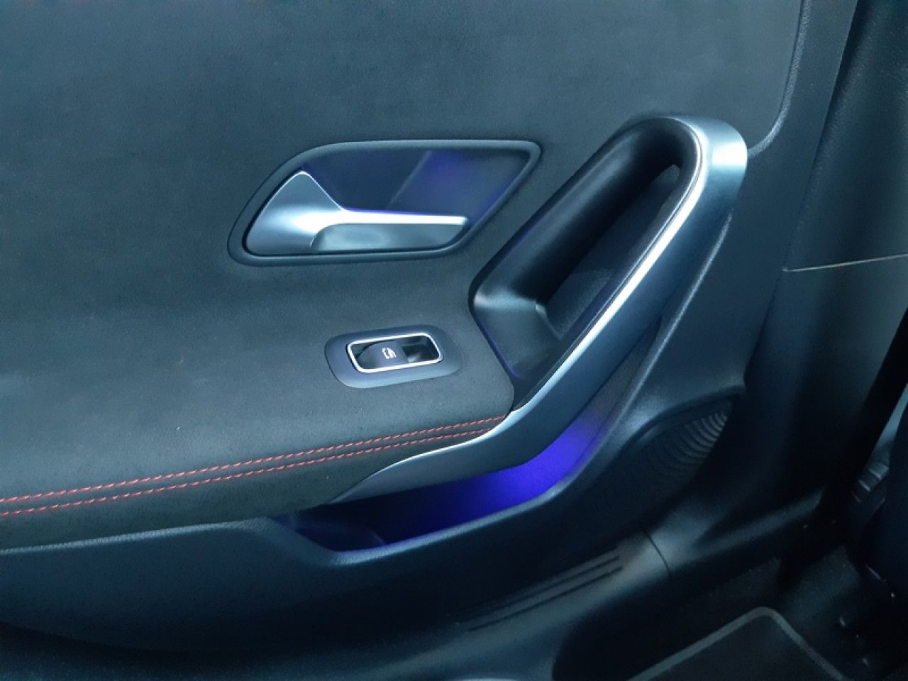 Photo du v&eacute;hicule 17 / 18