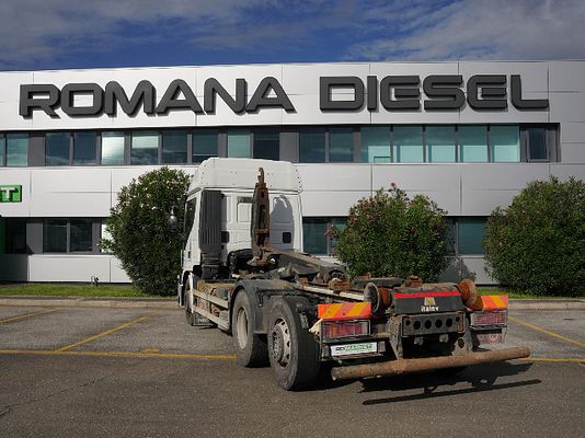 Vehicle image 5 / 13