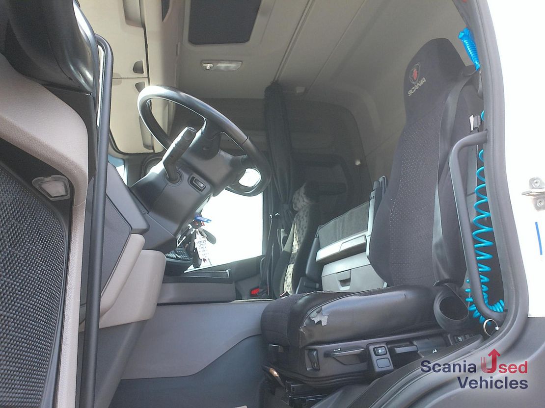 Vehicle image 6 / 20
