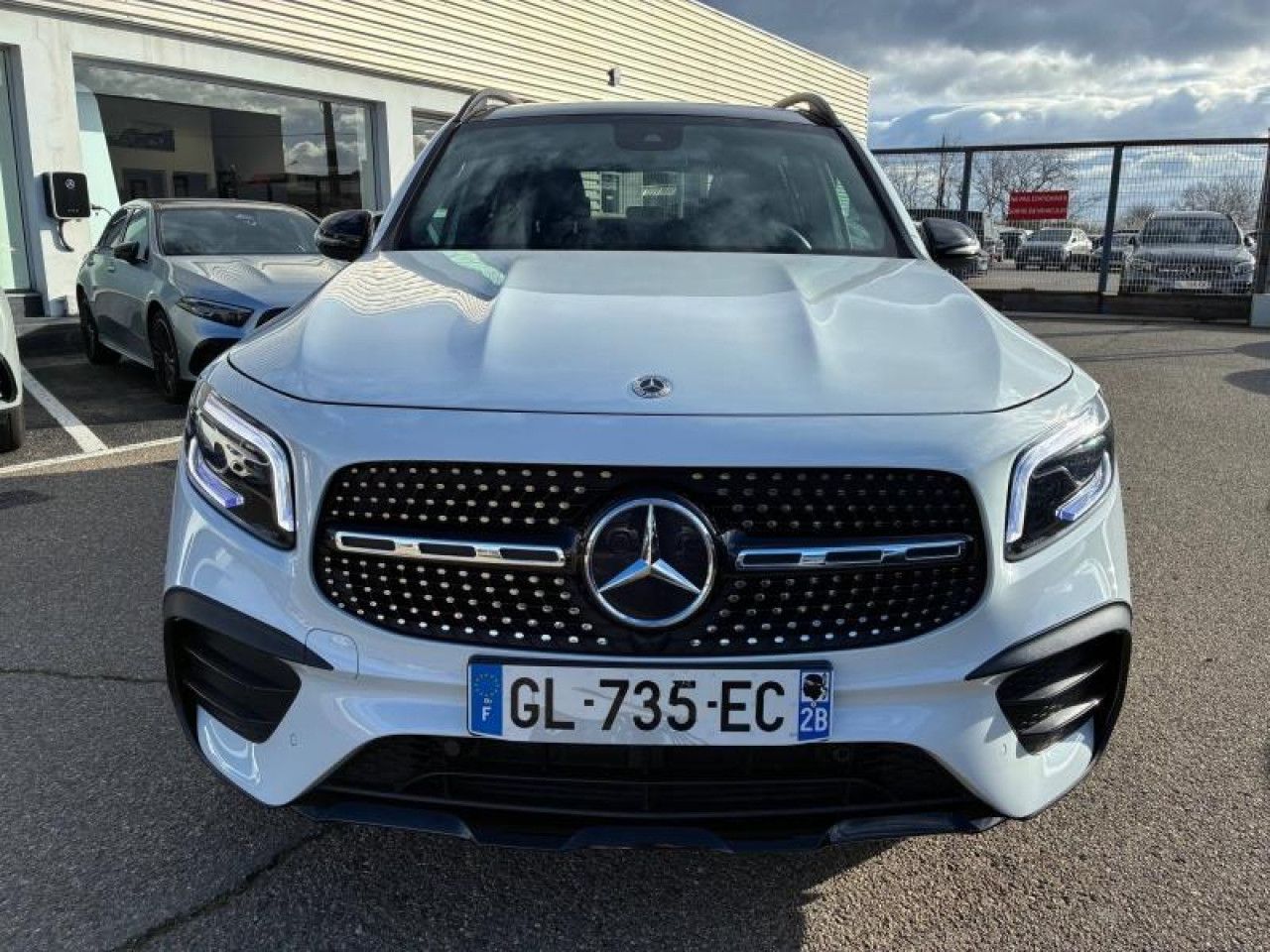 Photo du v&eacute;hicule 2 / 9