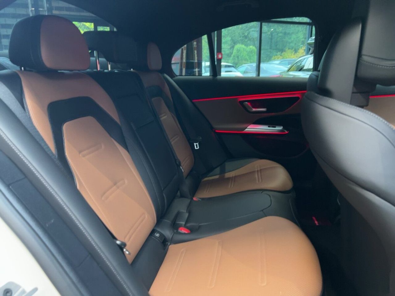 Mercedes-Benz E-Klasse – Bild 24