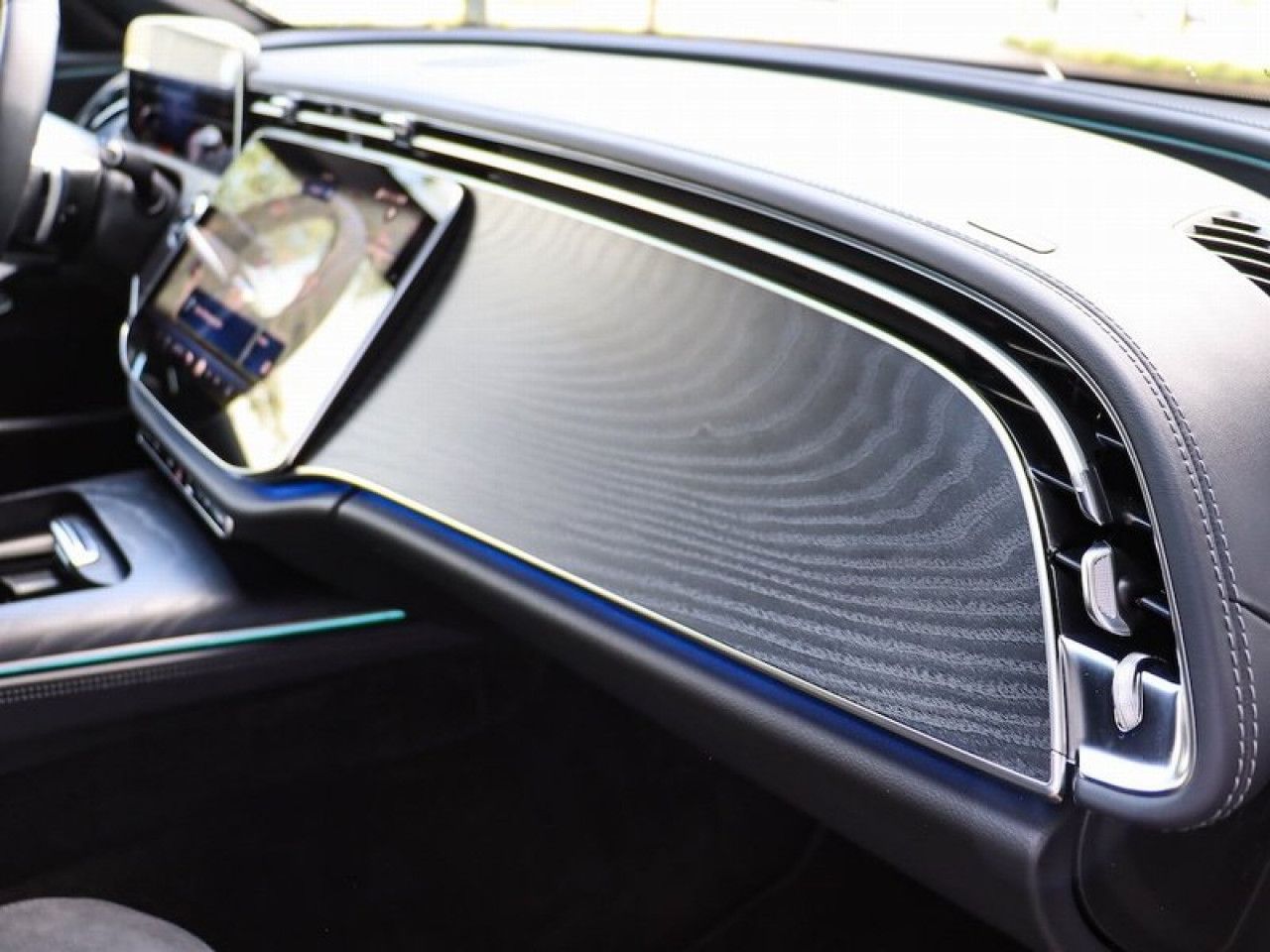 Mercedes-Benz E-Klasse – Bild 24