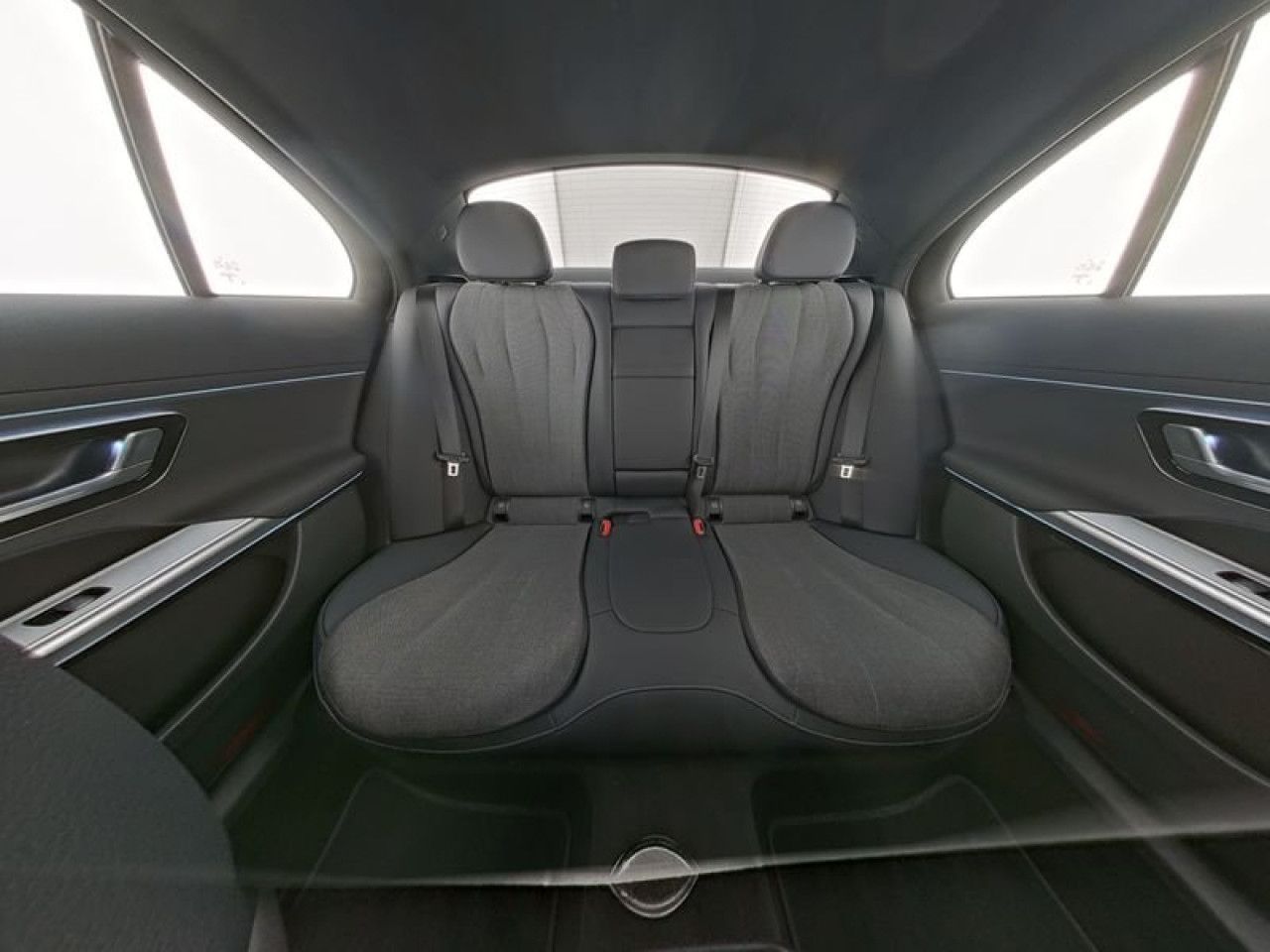 Mercedes-Benz E-Klasse – Bild 7