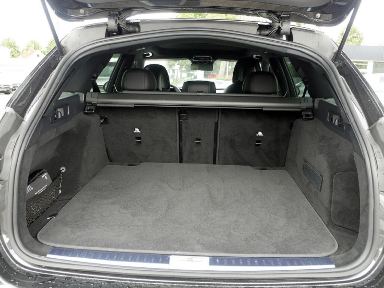 Mercedes-Benz E-Klasse – Bild 11