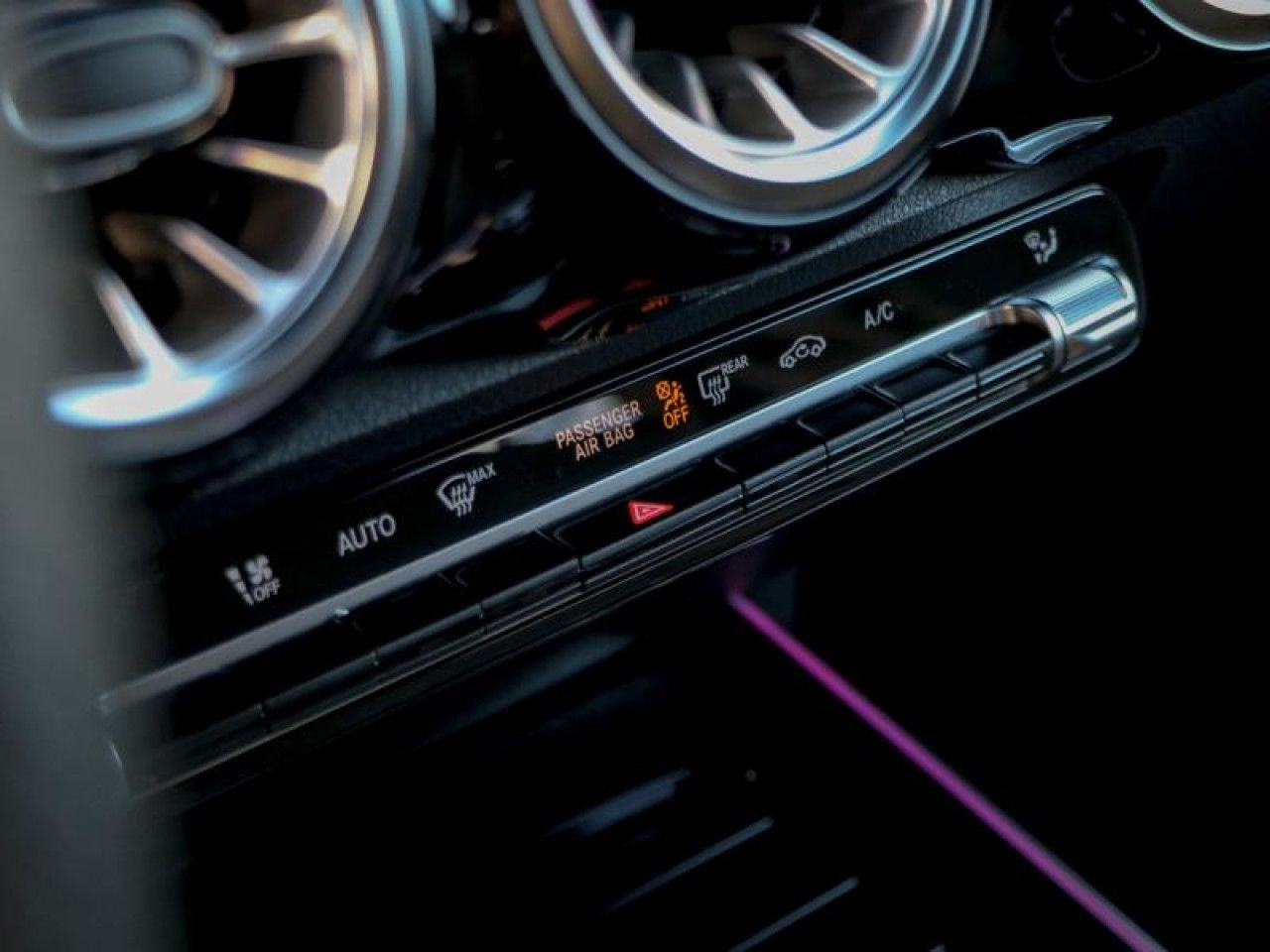 Photo du v&eacute;hicule 16 / 18