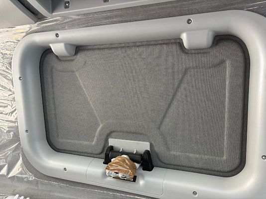 Vehicle image 12 / 15