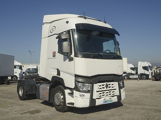 Vehicle image 1 / 5