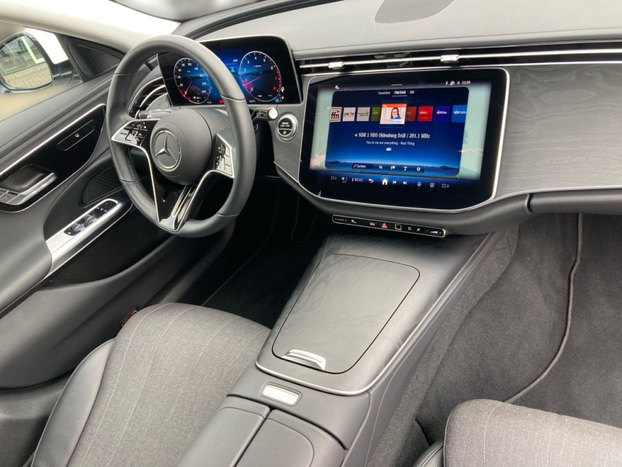 Mercedes-Benz E-Klasse – Bild 8