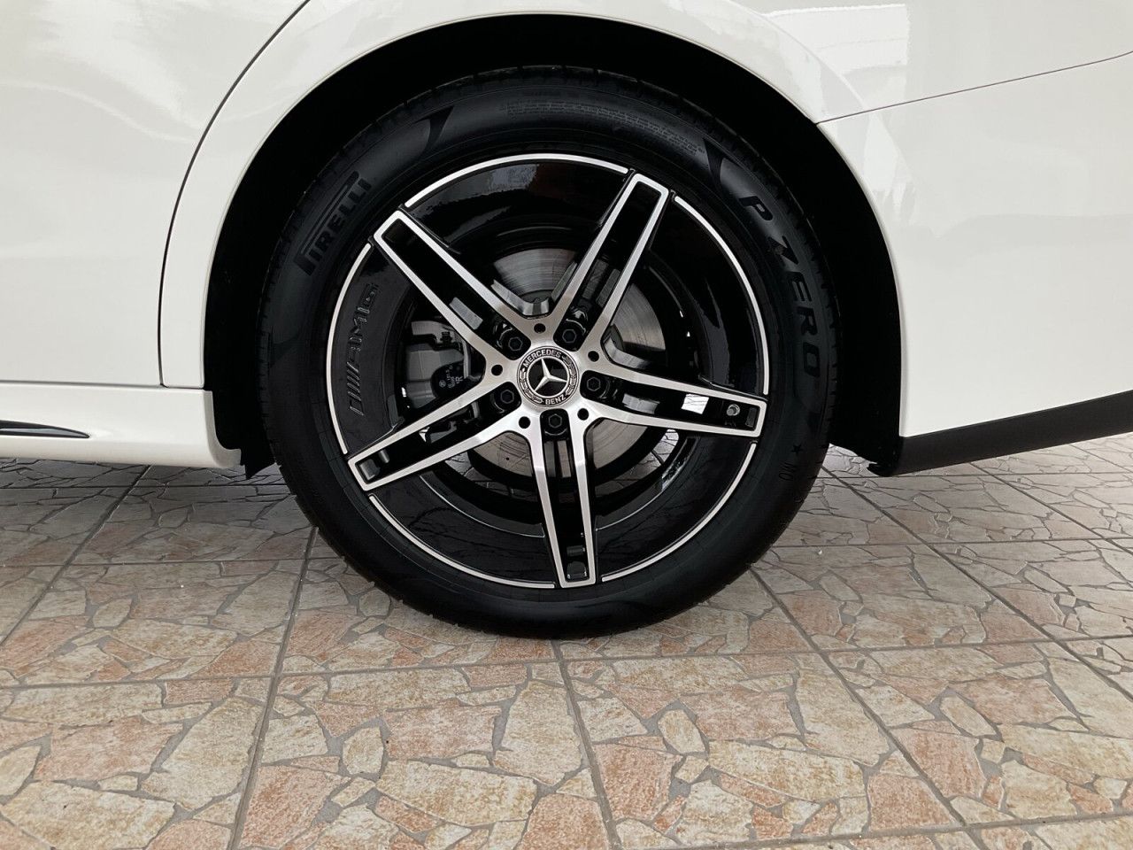 Mercedes-Benz E-Klasse – Bild 20