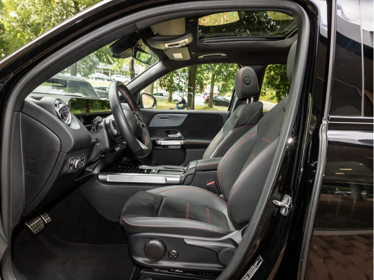Mercedes-Benz GLB – Bild 12