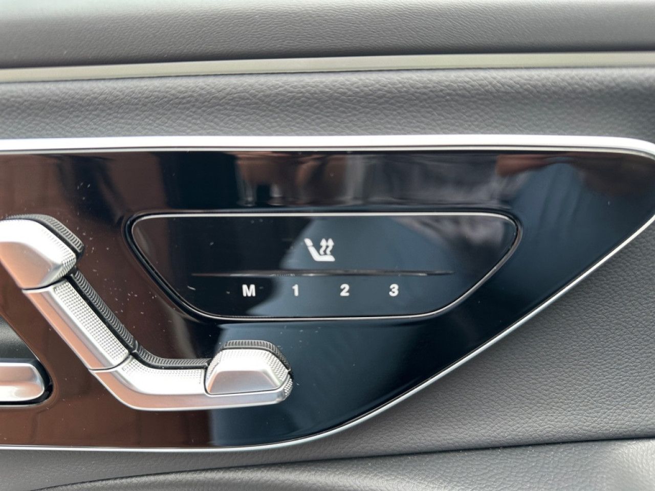 Mercedes-Benz E-Klasse – Bild 15