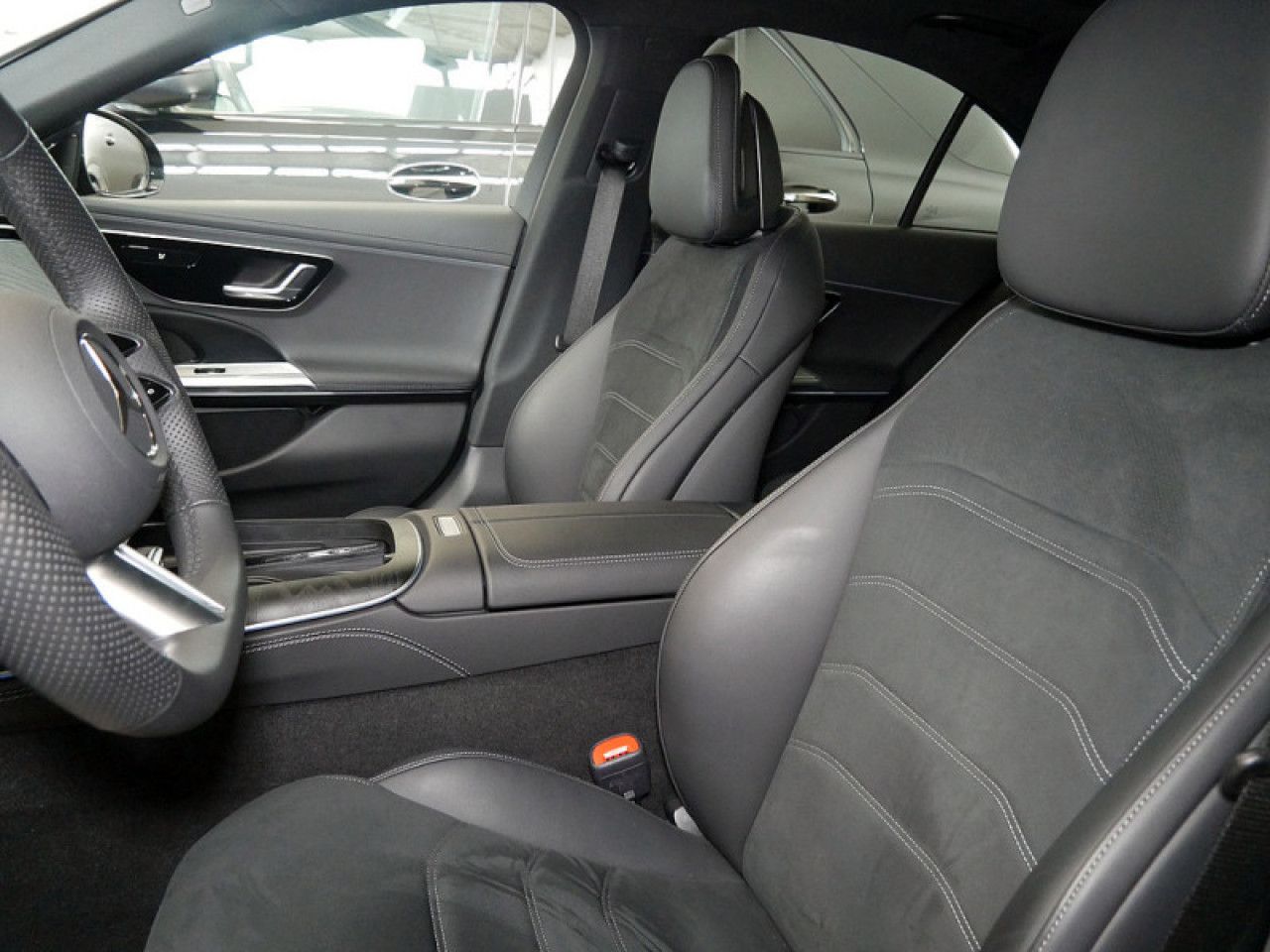 Mercedes-Benz E-Klasse – Bild 13