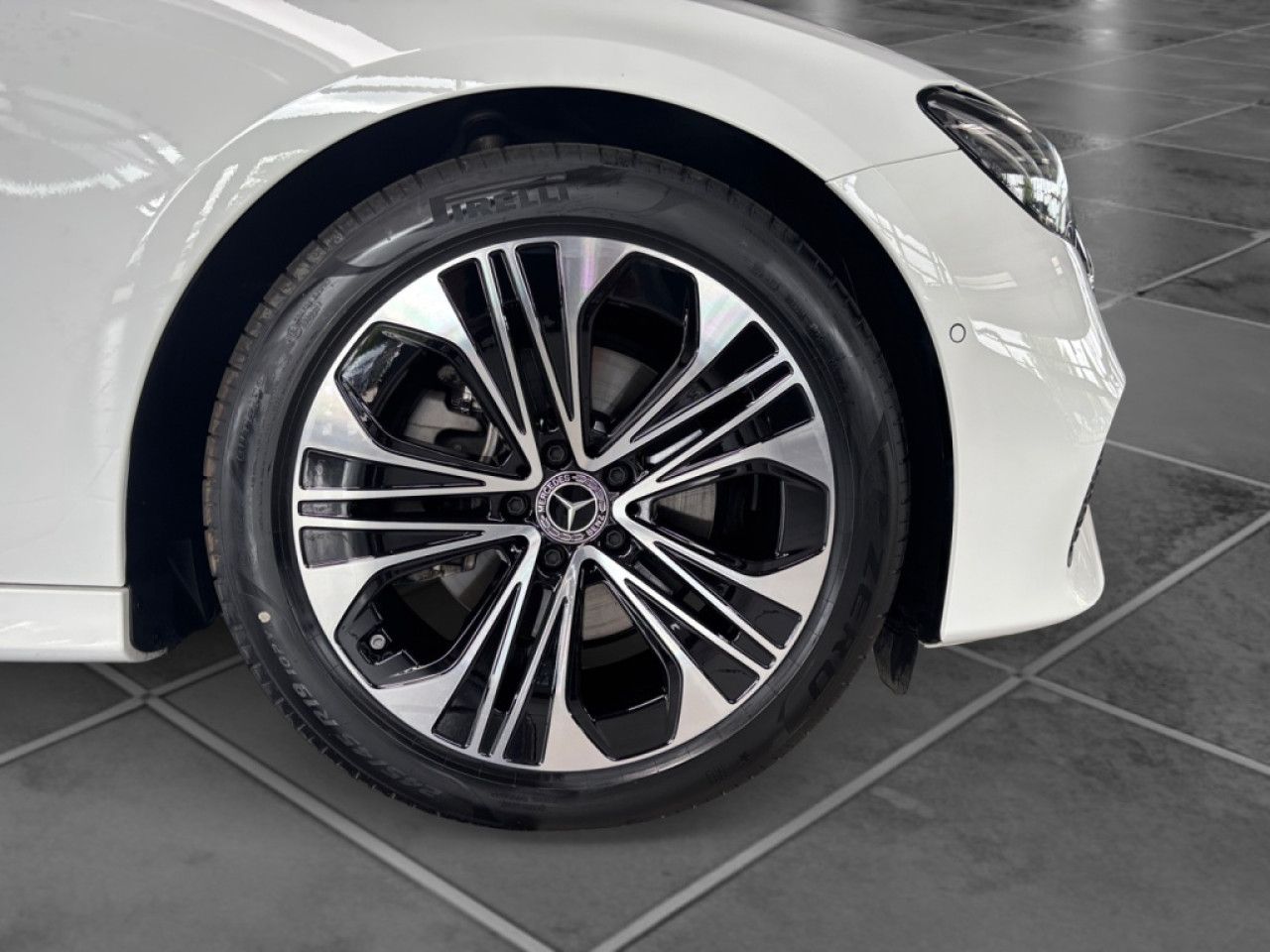 Mercedes-Benz E-Klasse – Bild 5