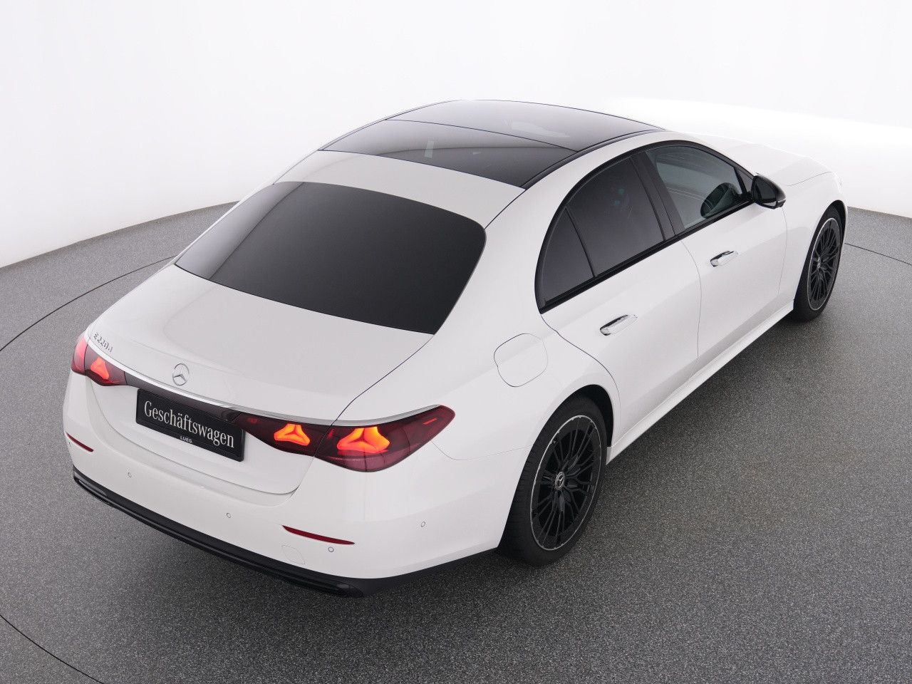 Mercedes-Benz E-Klasse – Bild 18