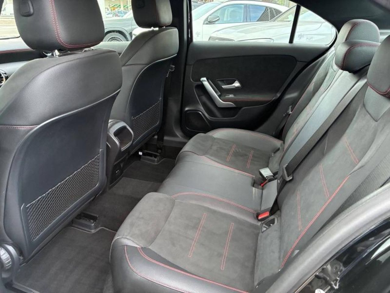 Photo du v&eacute;hicule 8 / 10