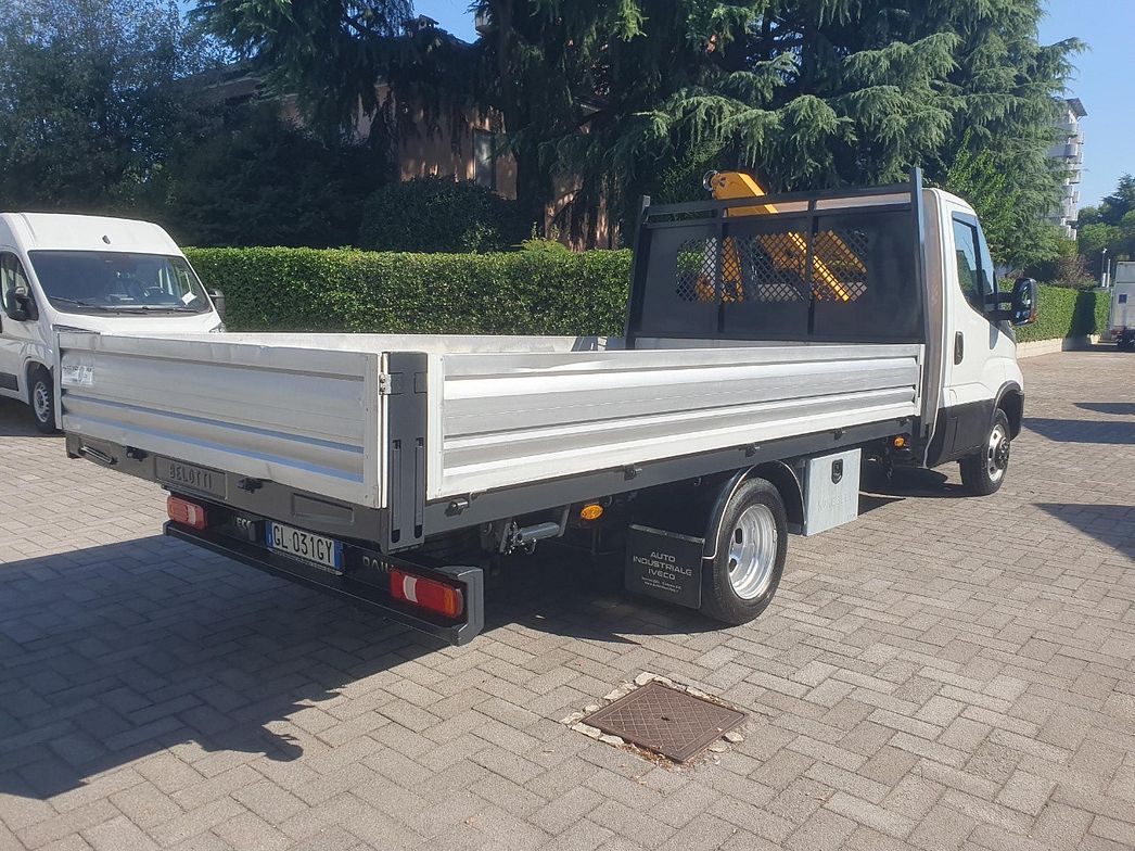 IVECO | IVECO DAILY 35C14 CON GRU E CASSONE FISSO