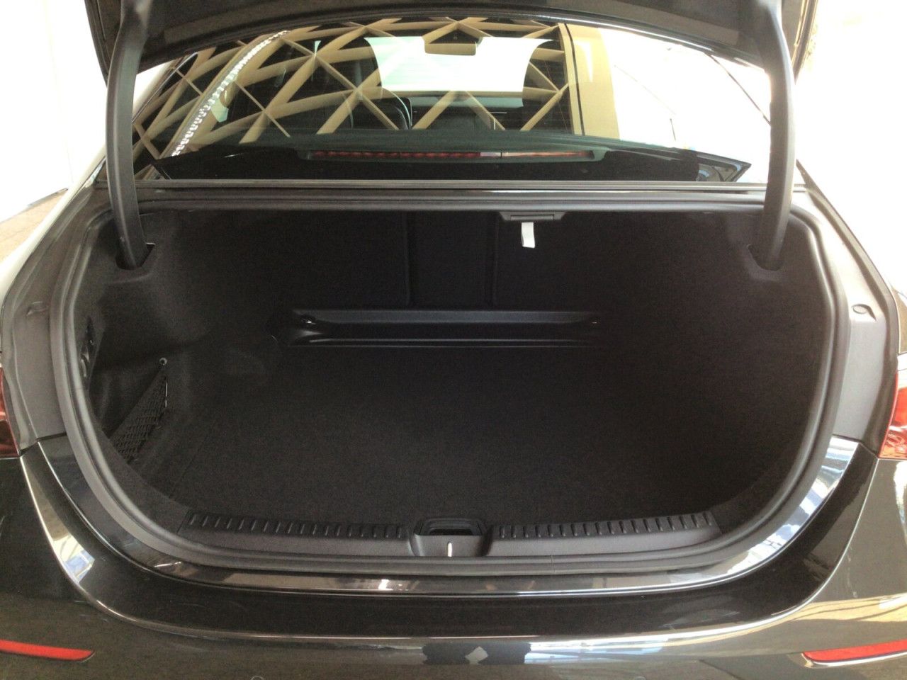 Mercedes-Benz E-Klasse – Bild 14