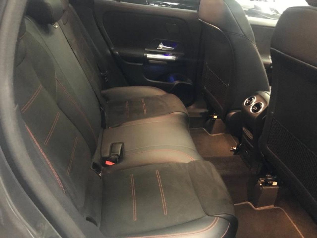 Photo du véhicule 17 / 18