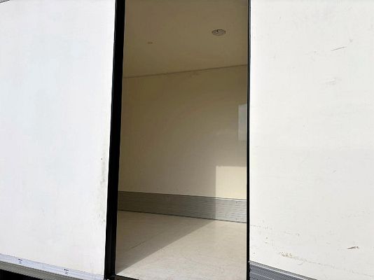 Vehicle image 7 / 15