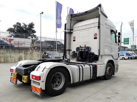 Vehicle image 3 / 12
