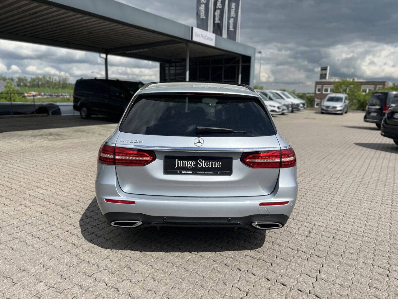Mercedes-Benz E-Klasse – Bild 7