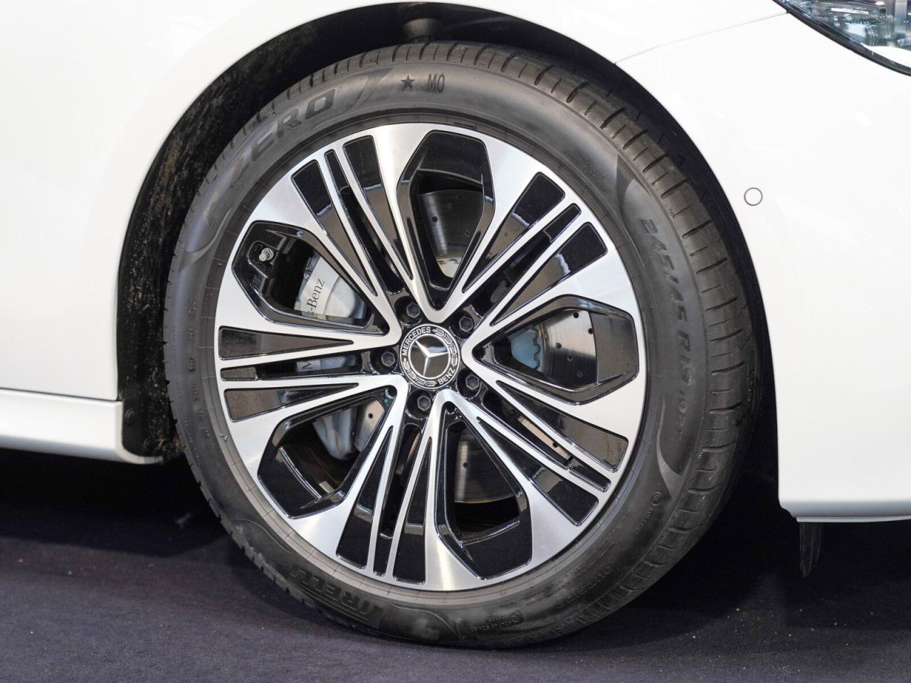 Mercedes-Benz E-Klasse – Bild 2