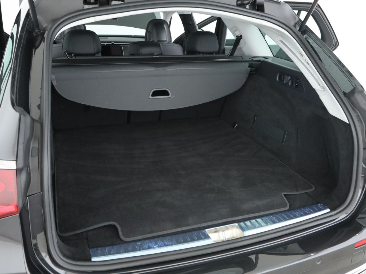 Mercedes-Benz E-Klasse – Bild 22