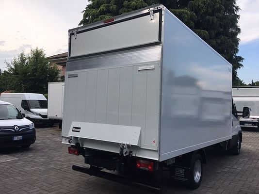 Vehicle image 5 / 11