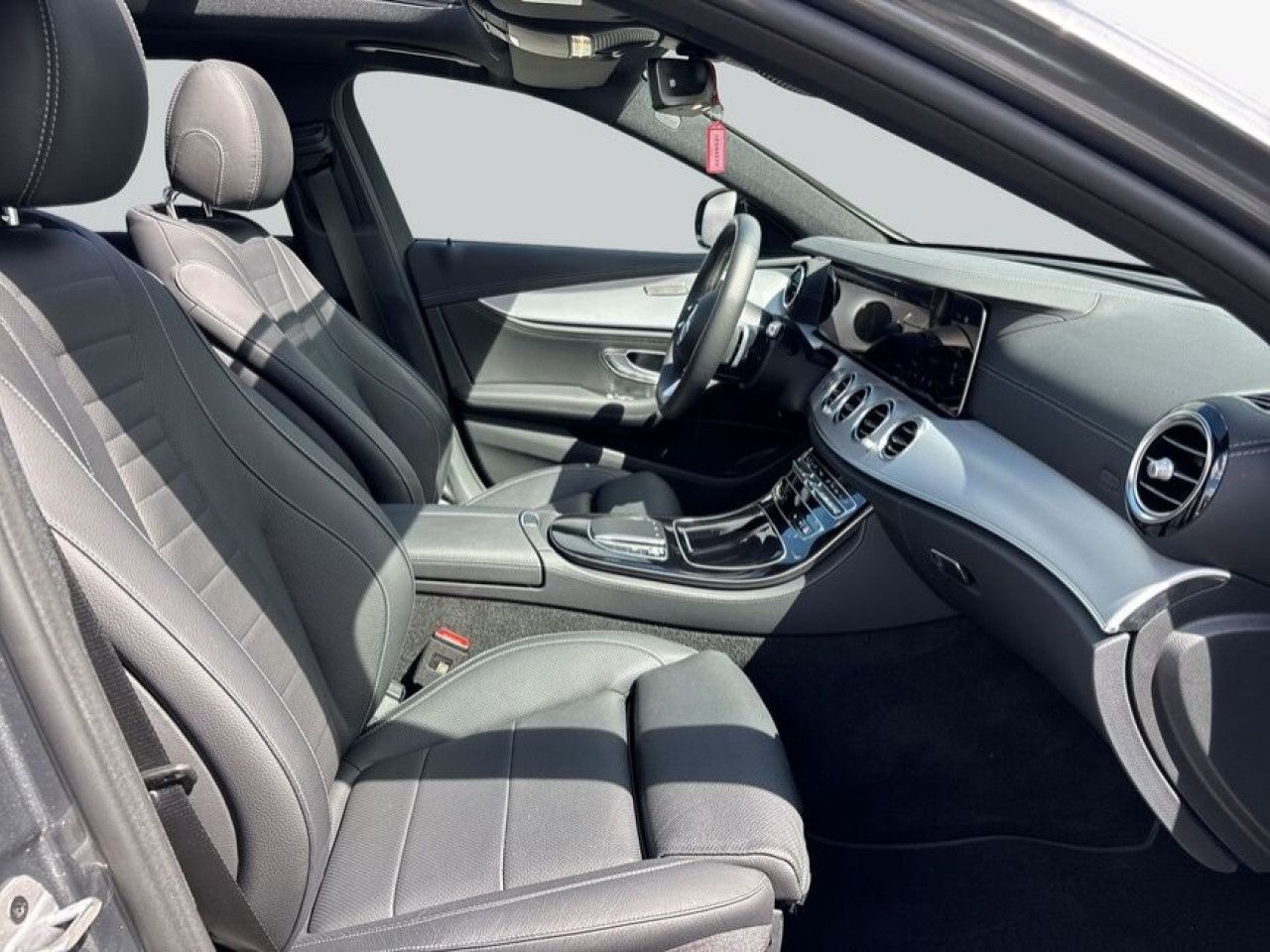 Mercedes-Benz E-Klasse – Bild 12