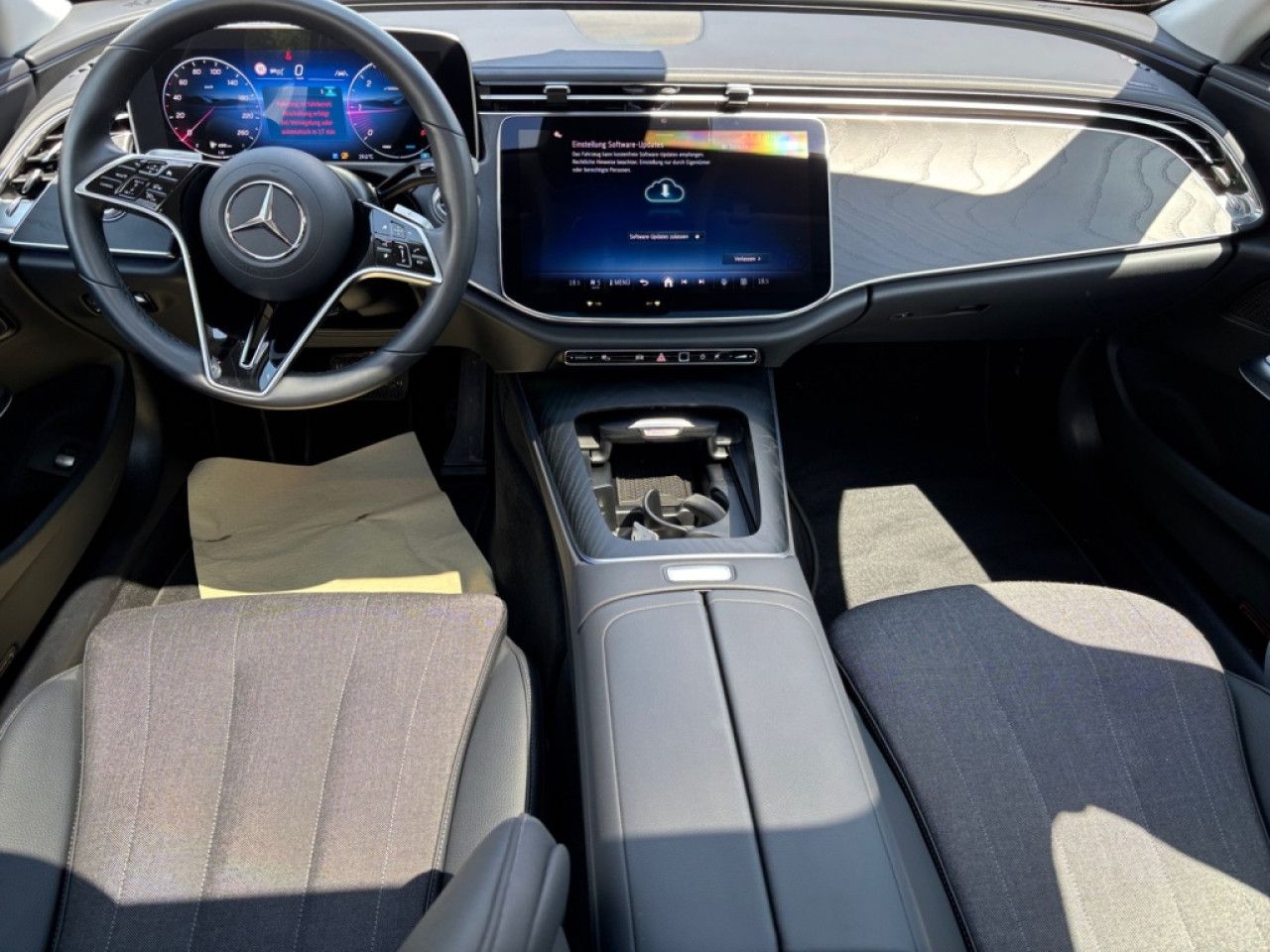 Mercedes-Benz E-Klasse – Bild 12