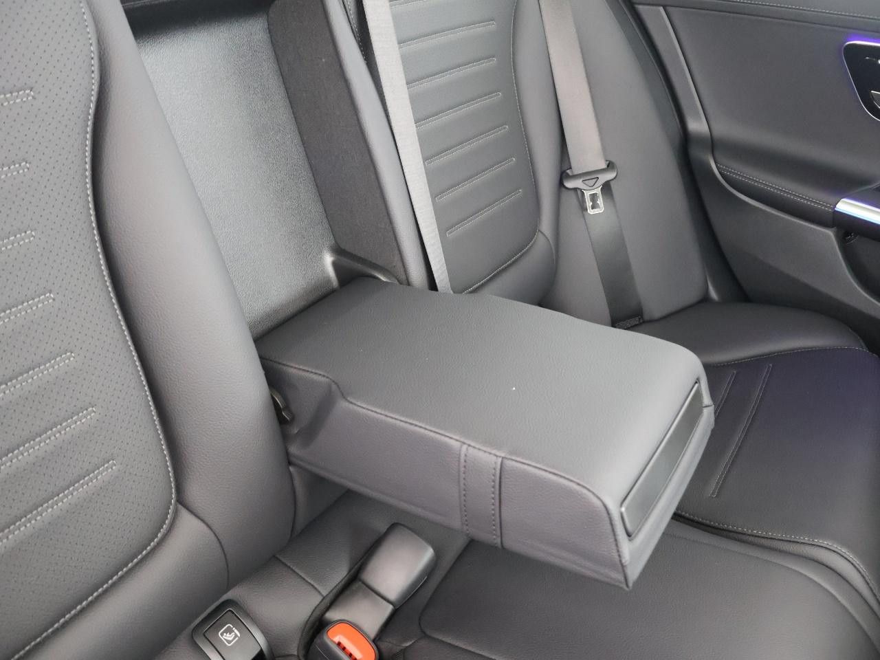Mercedes-Benz C-Klasse – Bild 18