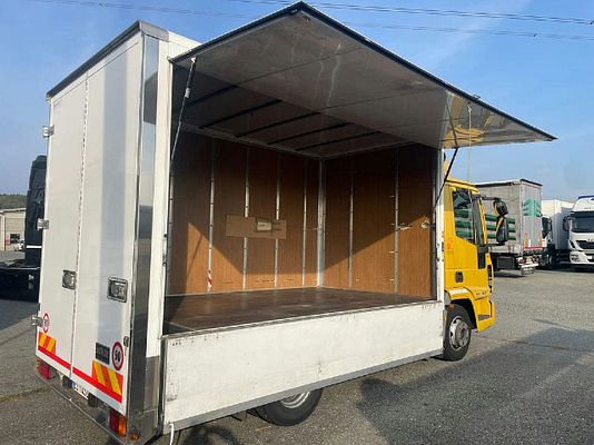 Vehicle image 7 / 19