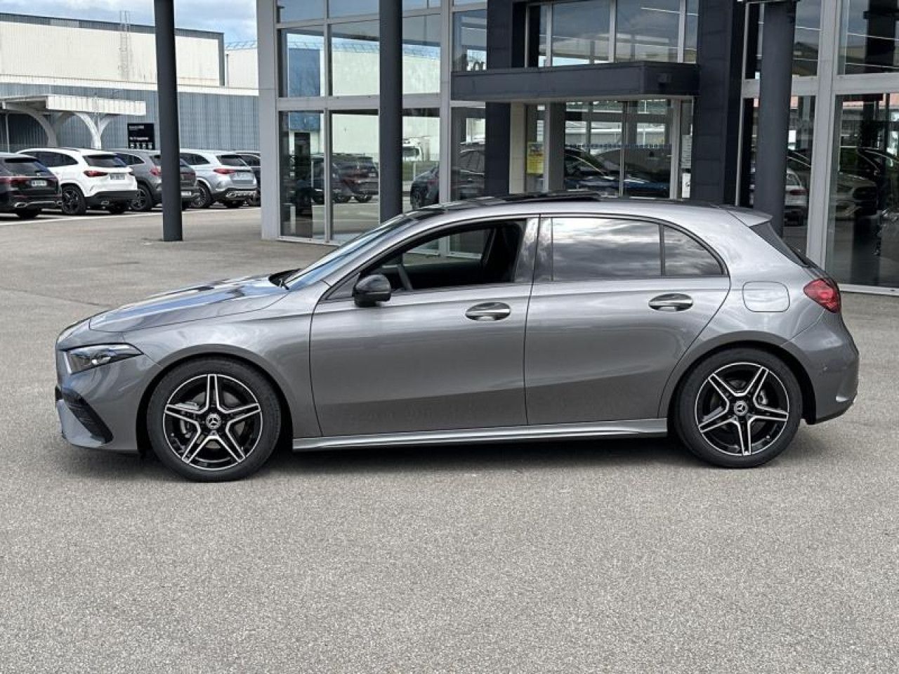 Photo du v&eacute;hicule 2 / 18