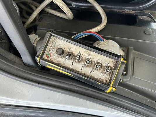 Vehicle image 8 / 19