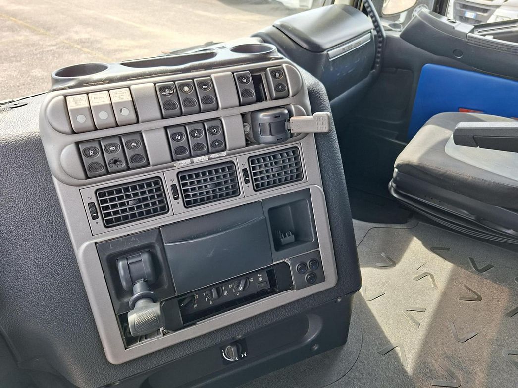IVECO | AS440S56