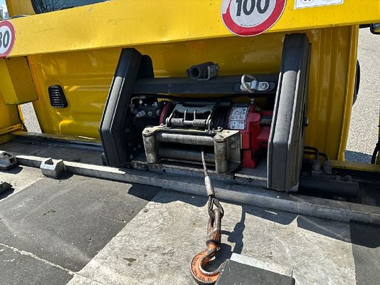 Vehicle image 6 / 17