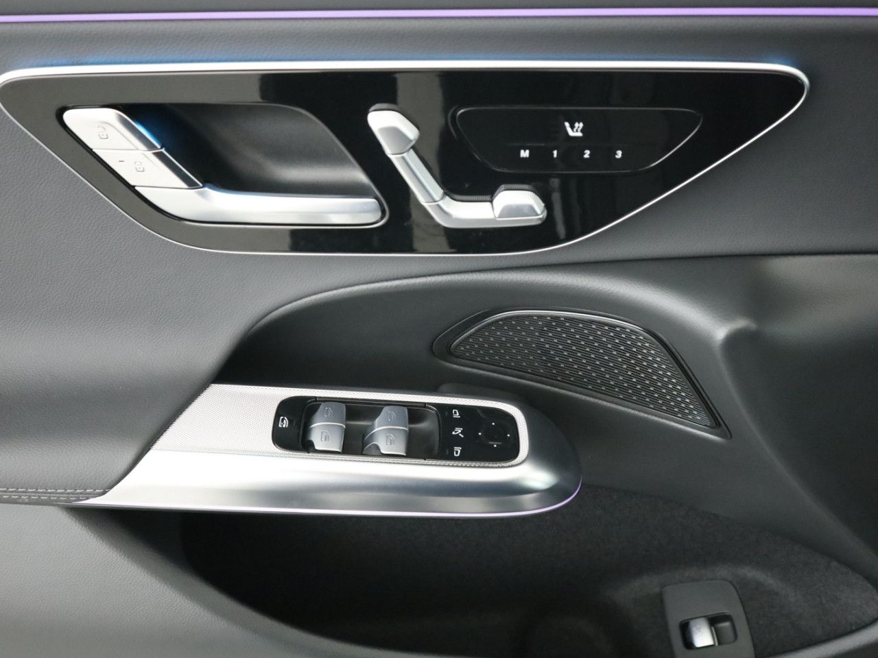 Mercedes-Benz E-Klasse – Bild 20