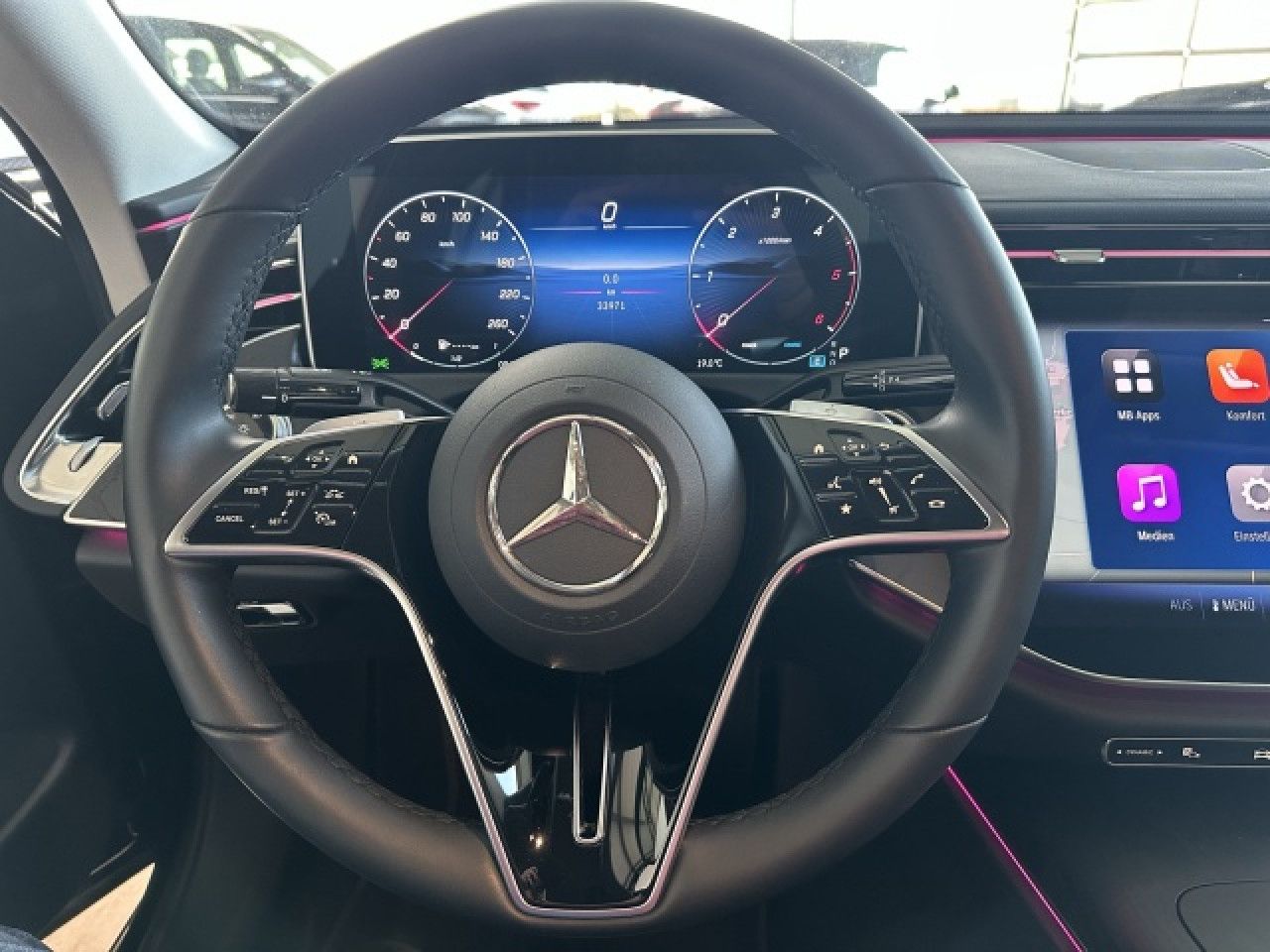 Mercedes-Benz E-Klasse – Bild 11