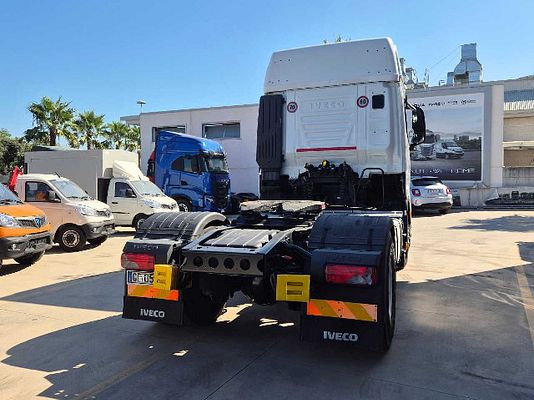 Vehicle image 4 / 9